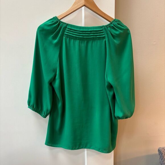 Annabella Emerald Green V-Neck Pleated Blouse – Size S - Picture 3 of 5